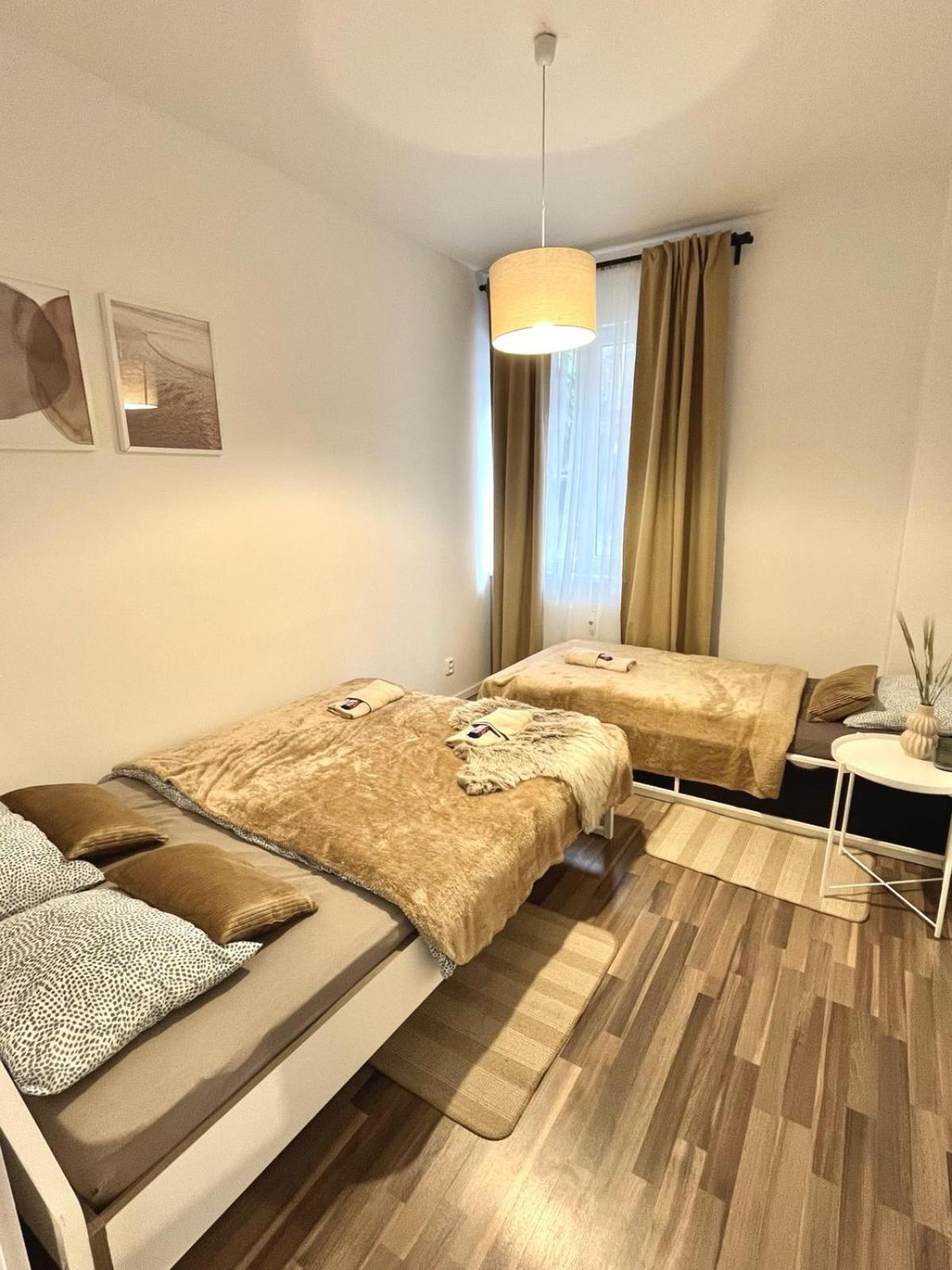 Apartment Adele - Old Town Bratislava Exteriör bild
